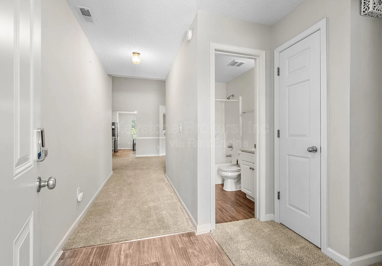 4 bed, 3.0 bath, 1850 sqft, $2,200 — Photo 3