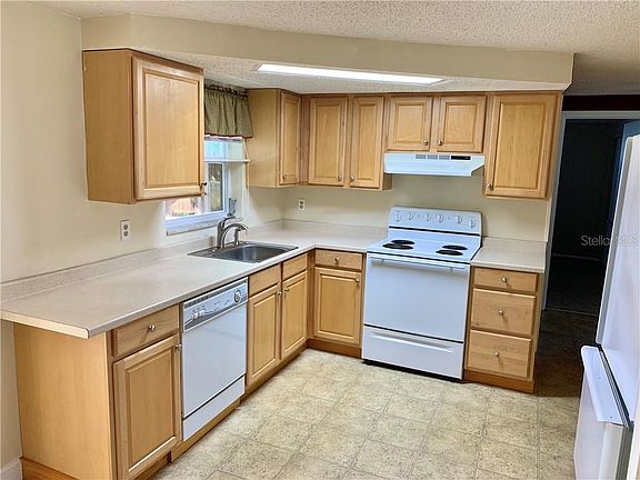 3rd image of 1421 Maybury Dr