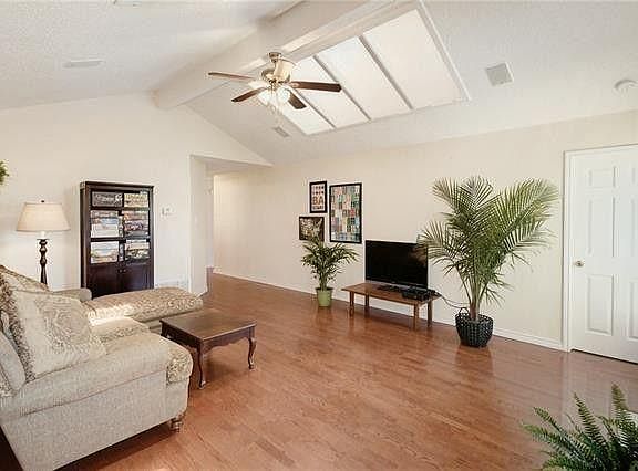 4th image of 12010 Shropshire Blvd