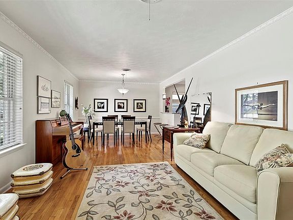 3rd image of 9126 Livenshire Dr