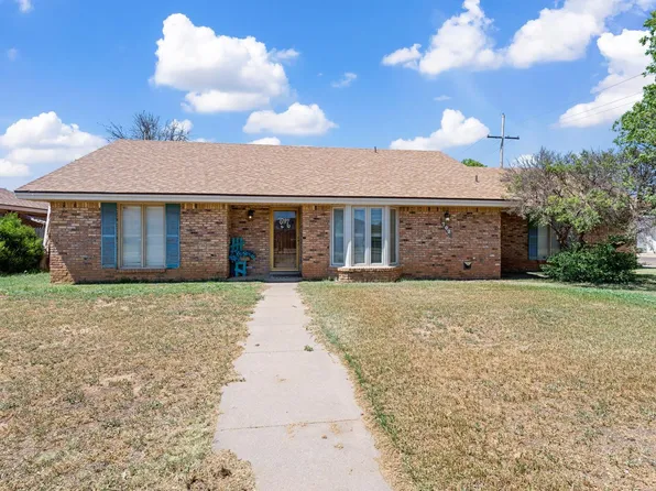 702 8th St, Wolfforth, TX 79382