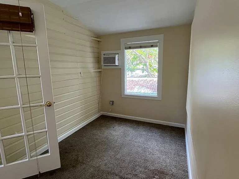 1128 Margaret St — Photo 7