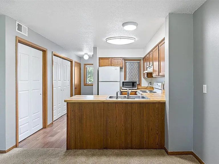 758 Westwinds Dr #6 — Photo 8