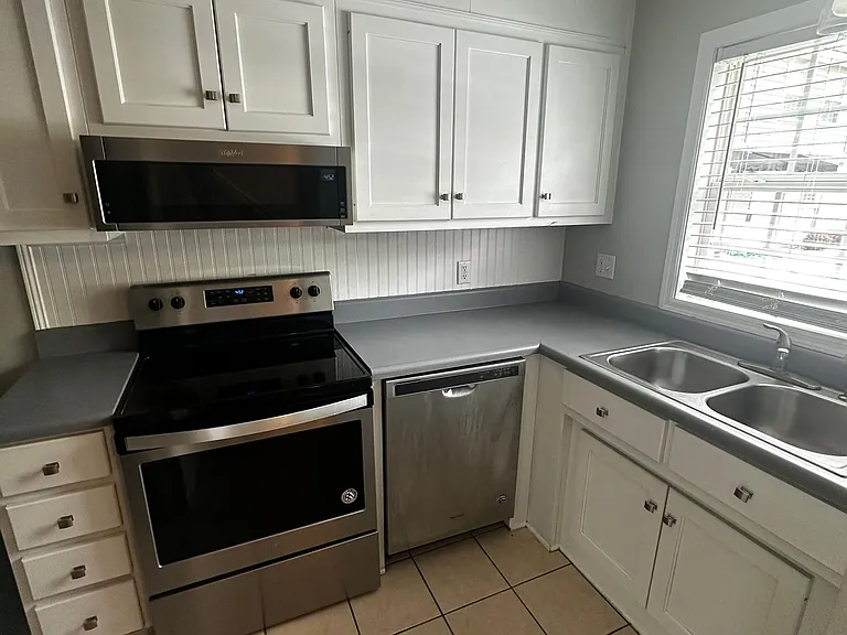 Center Town Condominiums — Photo 12