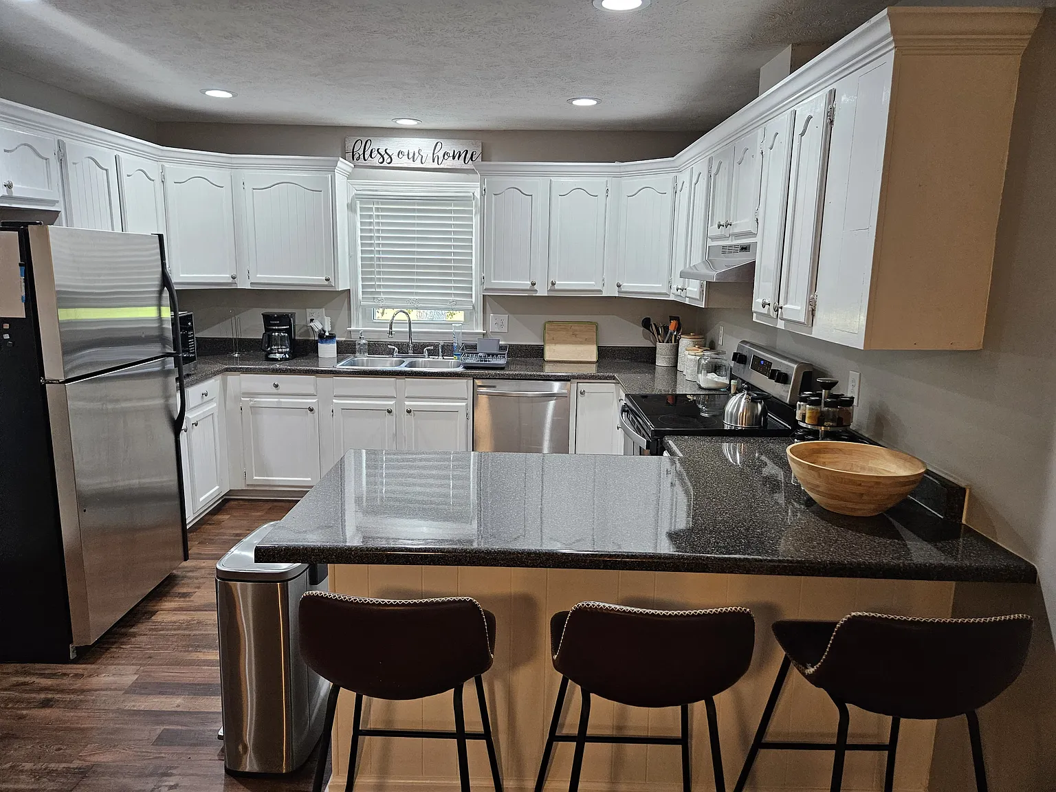 3 bed, 1734 sqft, $2,499 — Photo 3