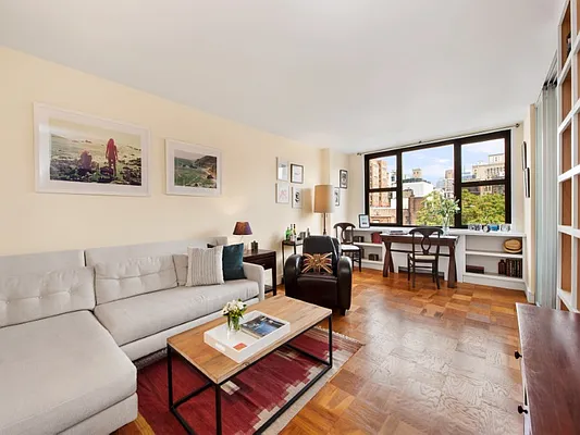 Sold by Sotheby's International Realty | media 1
