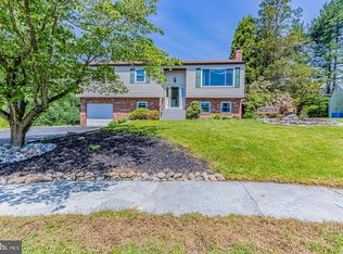 701 Carole Dr, Upper Chichester, PA 19014