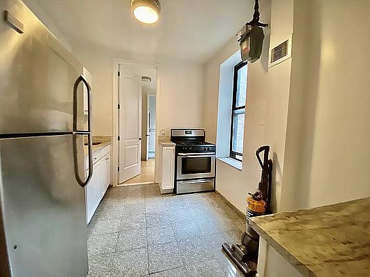 2nd image of 286 Fort Washington Ave #5BB