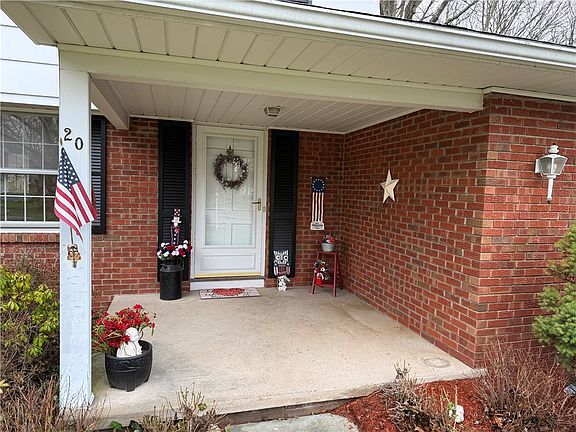 2nd image of 20 White Birch Cir