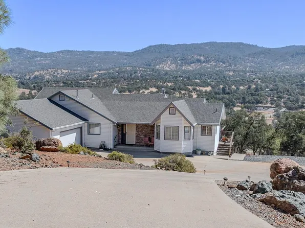 10386 Enramada Dr, La Grange, CA 95329