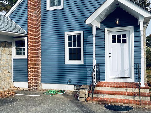 2nd image of 150 Lake Ave S