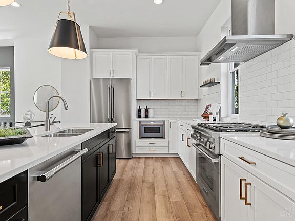 3rd image of 3723 Isabella Ave #7