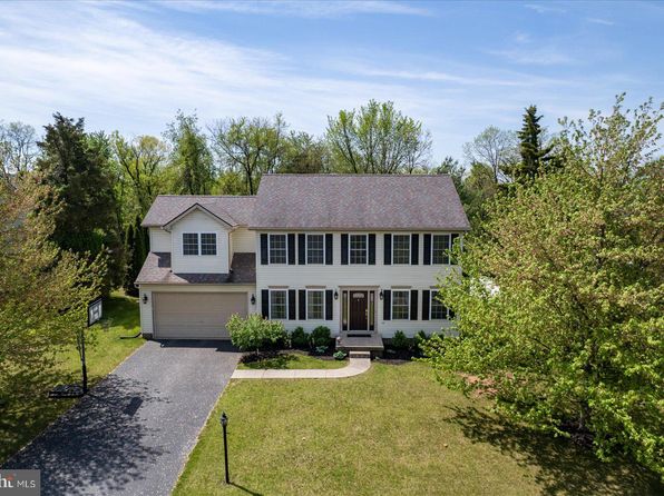 922 Willow Ridge Dr, York, PA 17404
