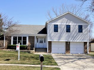 2307 Richmond Dr, Wheaton, IL 60189