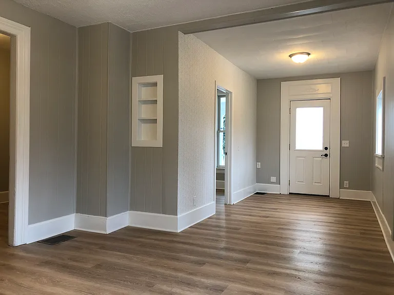 802 S Goodman St — Photo 10