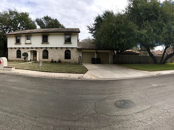 2nd image of 15822 Eagle Cliff St
