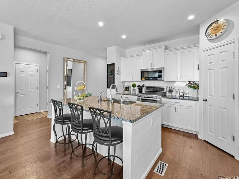 9393 Pitkin St — Photo 10