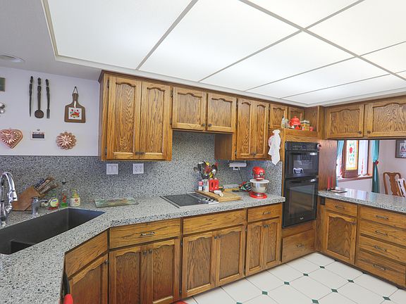 5th image of 2710 Breezy Heights Dr