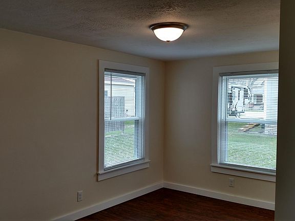 4th image of 137 W Saint Joe St APT 1