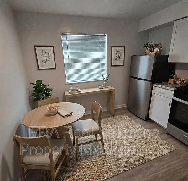 1072 Forest St #D — Photo 3