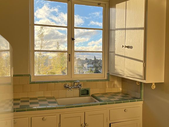 5th image of 700 E 24th St APT 306