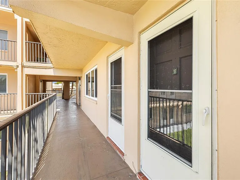 2525 W Bay Dr #C21 — Photo 5