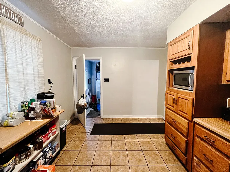 1709 N Ball Ave — Photo 18