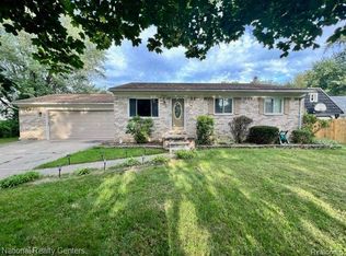 20414 Hubbard St, Livonia, MI 48152