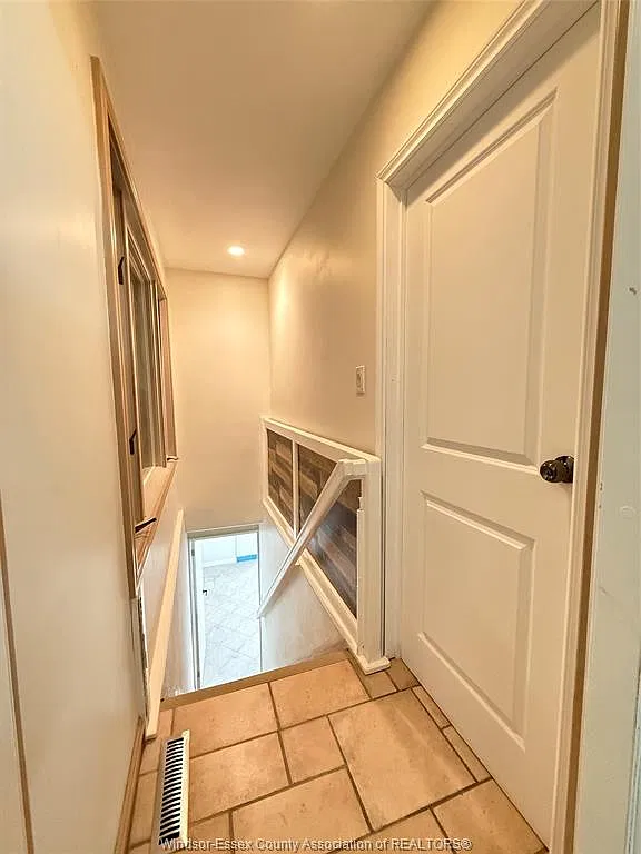 3 bed, 1.5 bath, $1,600 — Photo 3