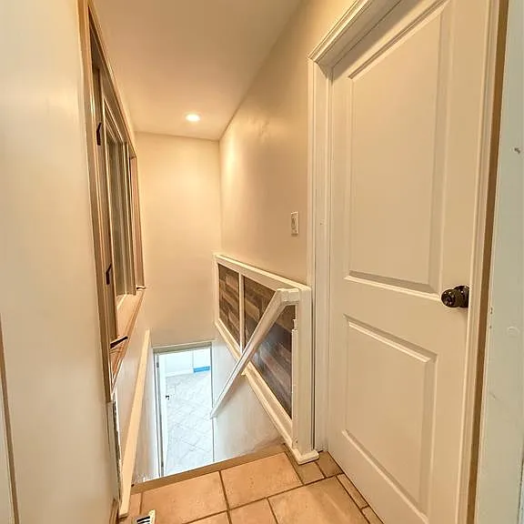 2449 Alexandra Ave — Photo 3