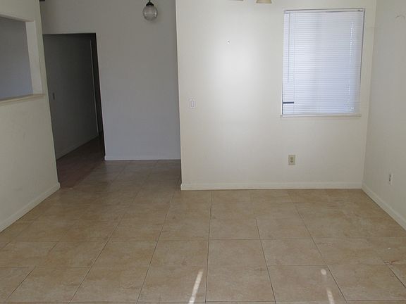 3rd image of 5715 Bretmoor Dr