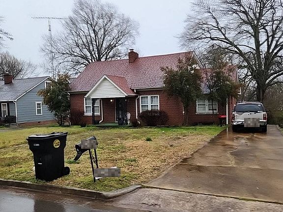 3rd image of 928 Summer Dr