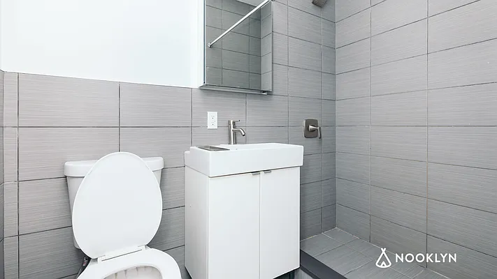 Rented by Nooklyn NYC LLC | media 25