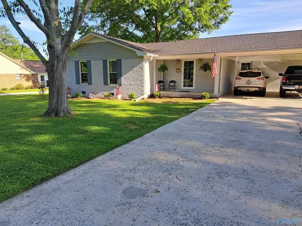 1334 Laura Ln SE, Cullman, AL 35055