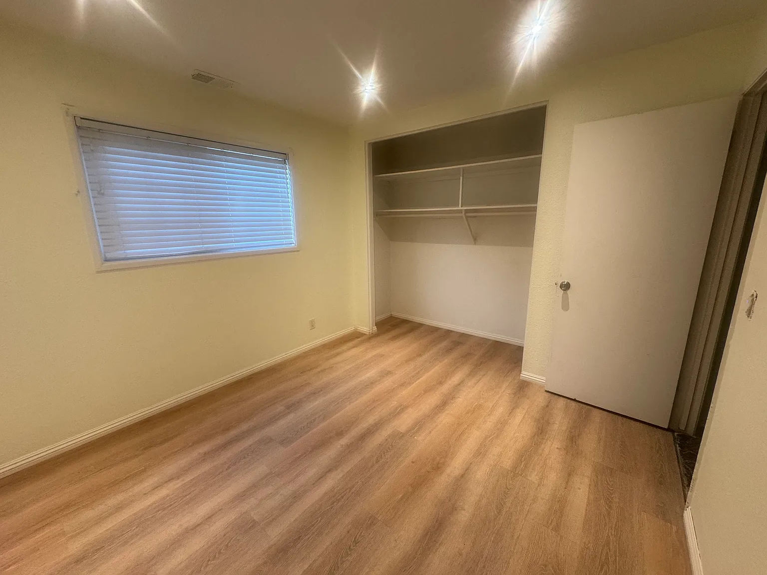 5 bed, 2025 sqft, $850 — Photo 3