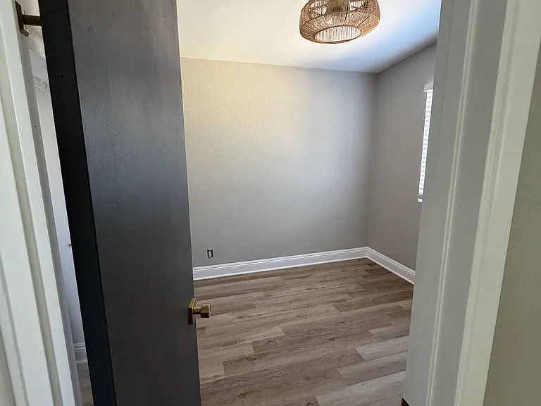 901 S Live Oak Park Rd — Photo 10