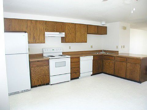 Kitchen w/Eating Area