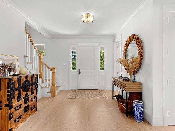 3rd image of 73 Beach Ln