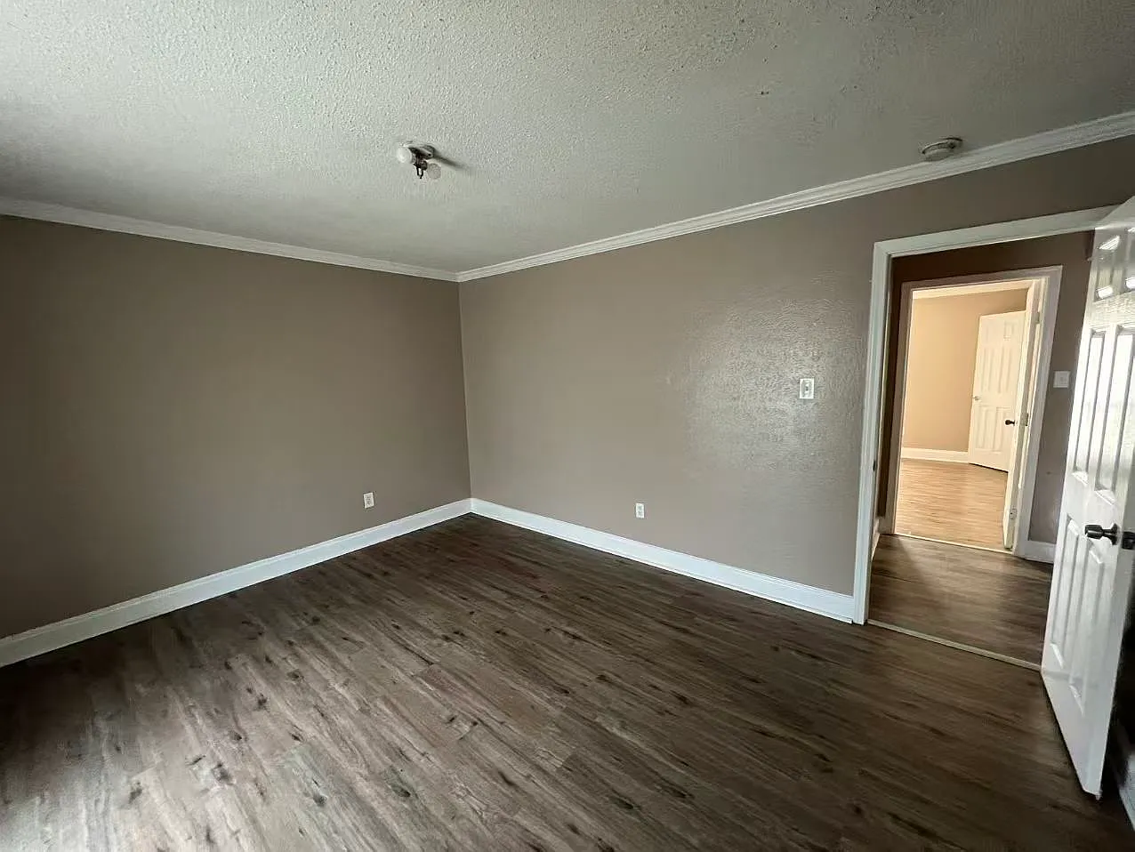 2 bed, 1.5 bath, $1,200 — Photo 2
