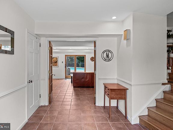 5th image of 744 Signal Light Rd