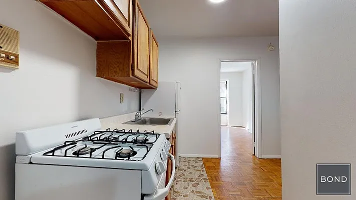 Rented by Bond New York | media 7