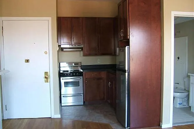 702 Massachusetts Ave #9 — Photo 3