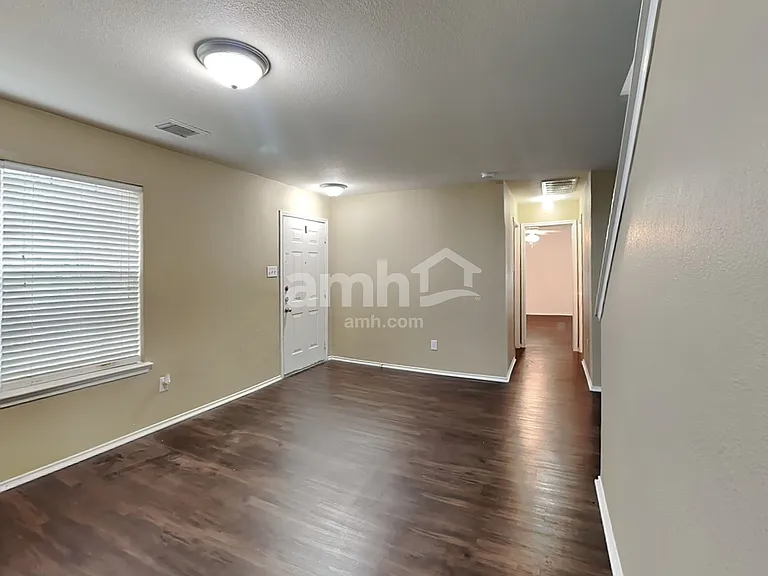 9618 Lasbury Dr — Photo 8