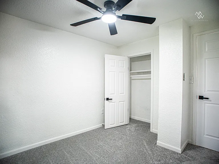 454 Bellaire Ave — Photo 13