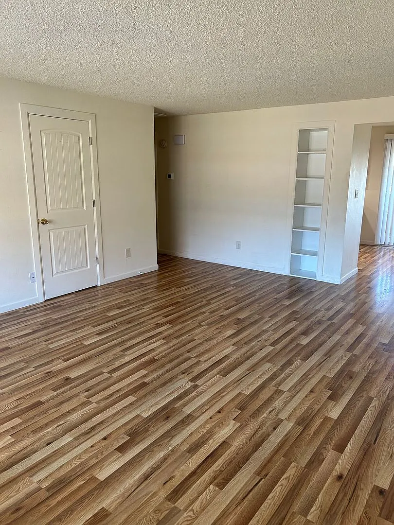 El Dorado Apartments — Photo 1