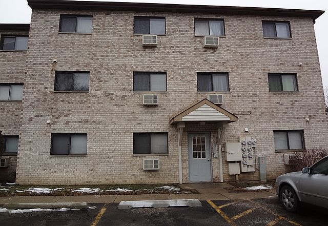 1st image of 456 E Spruce Dr APT 2B