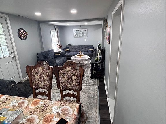 5th image of 5984 Robindale Ave