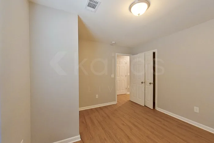 232 Long Island Dr — Photo 4