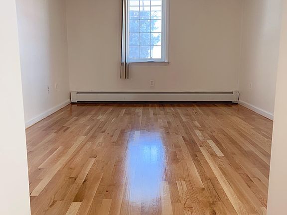 3rd image of 2329 124th St #1