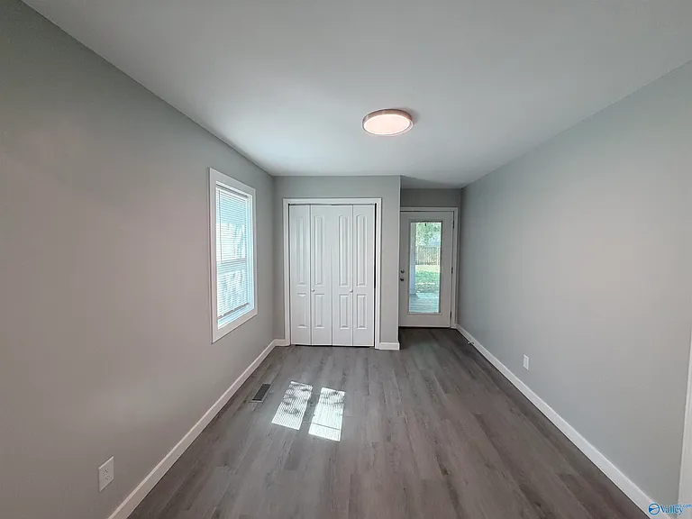 1224 Halsey Ave NE — Photo 14